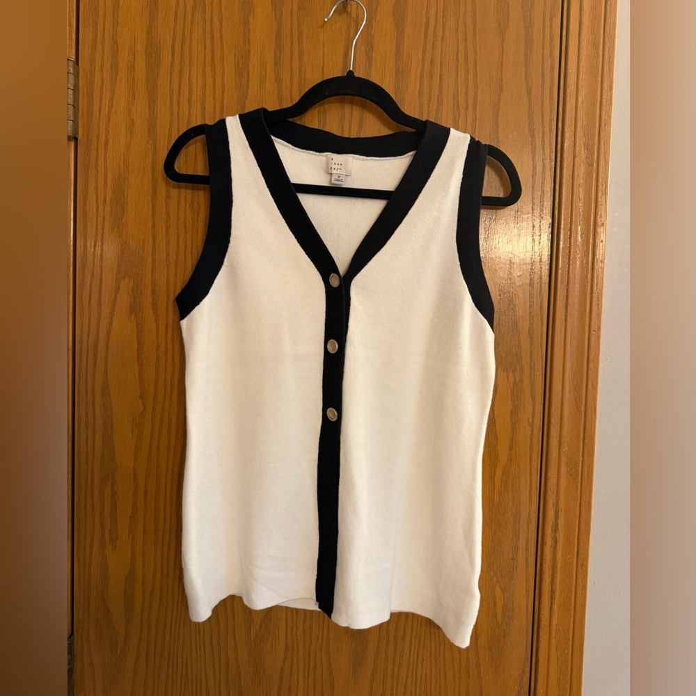 A New Day B&W Sweater vest With Gold Button detail, medium